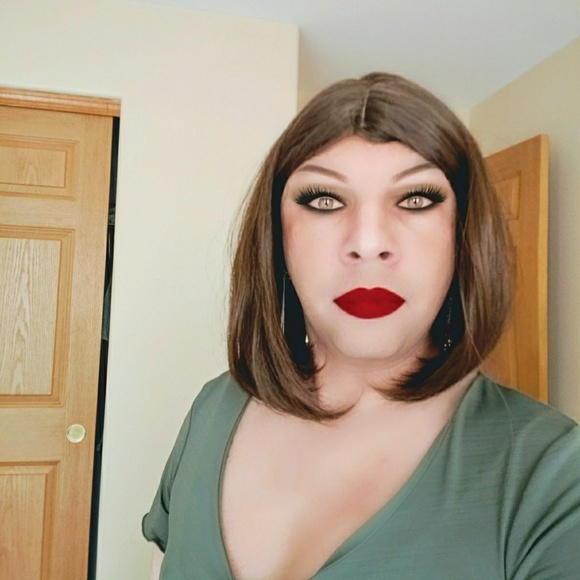 Meet your Posher, Monica - Picture 3 of 8